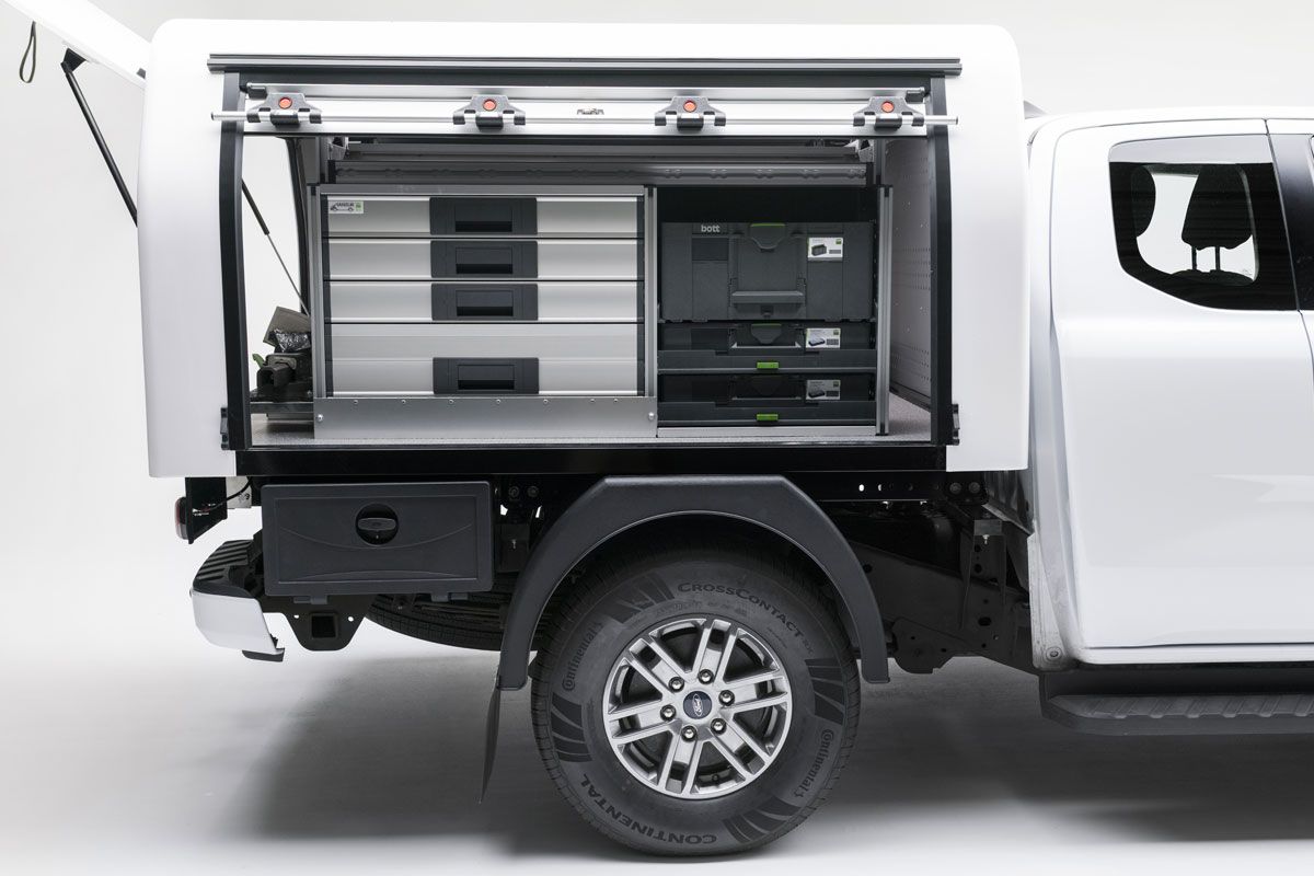 Ford Ranger mit GFK-Aufbau
