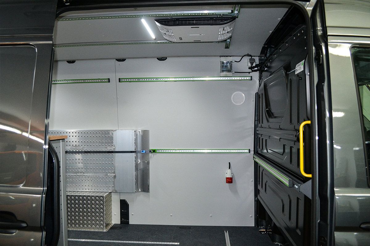 Fahrzeugeinrichtung VW Crafter L3H3