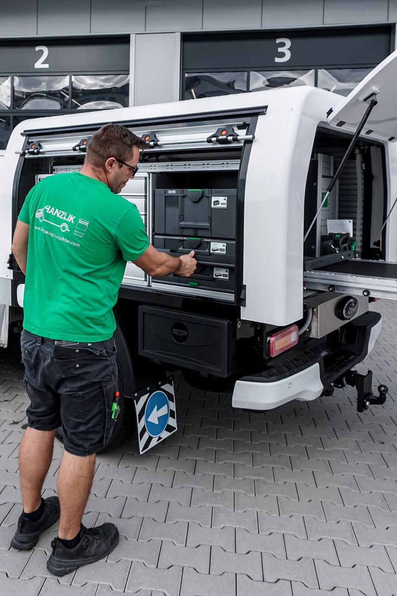 Ford Ranger mit GFK-Aufbau