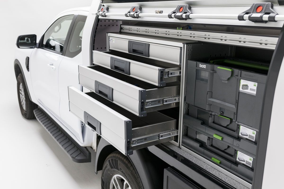 Ford Ranger mit GFK-Aufbau